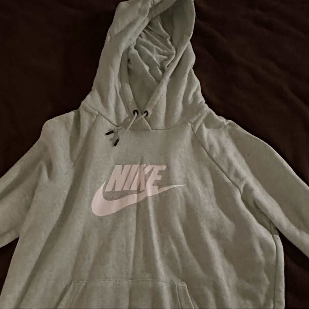 Grey nike hoodie (NEW)